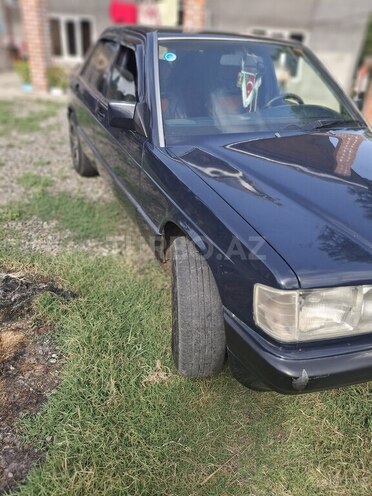 Mercedes 190 1991, 260,950 km - 2.0 l - Astara