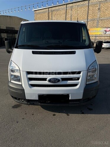 Ford Transit-6