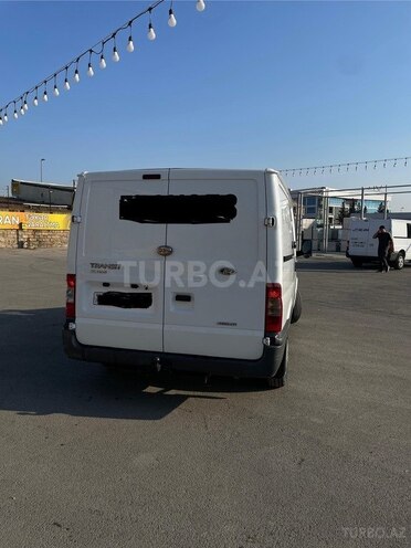 Ford Transit-9