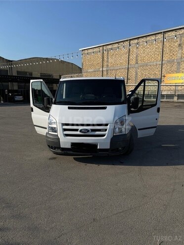 Ford Transit-8