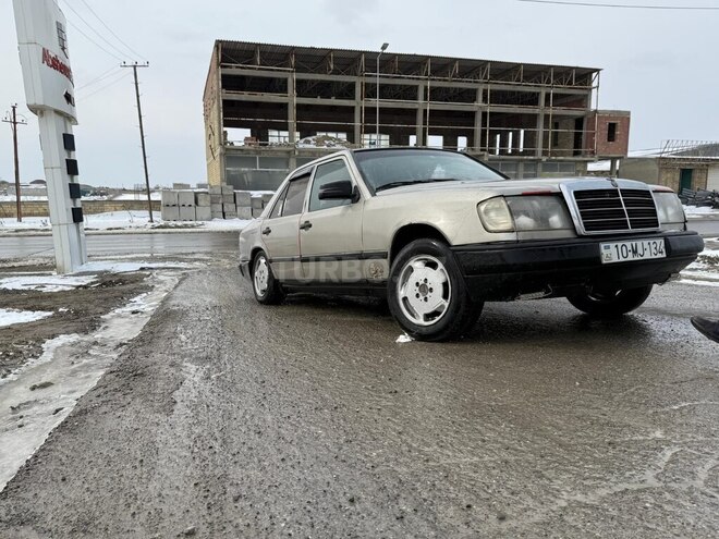 Mercedes E 320 1990, 402,000 km - 3.2 л - Sumqayıt