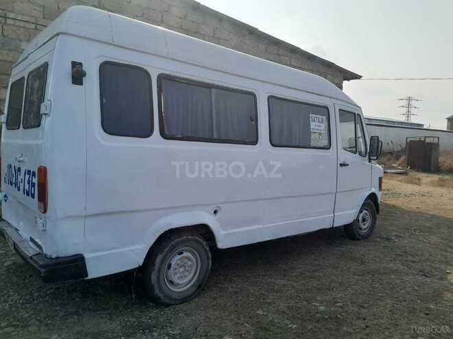 Mercedes 208 D 1989, 250,000 km - 2.5 л - Ucar