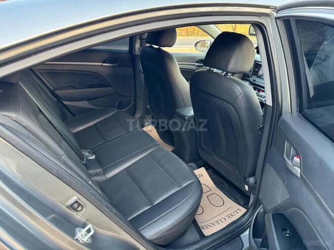 Hyundai Avante 2016, 210,000 km - 1.6 l - Bakı