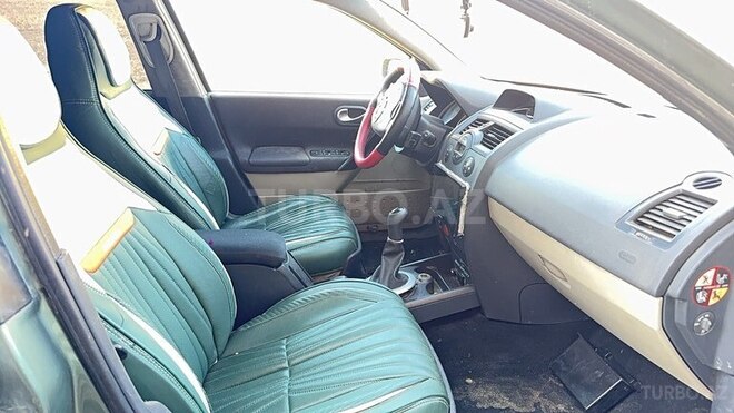 Renault Megane-6