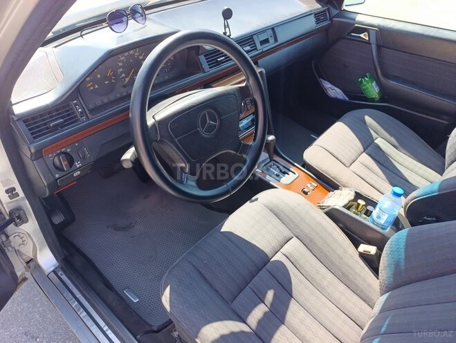 Mercedes E 220 1993, 550,000 km - 2.2 l - Bakı