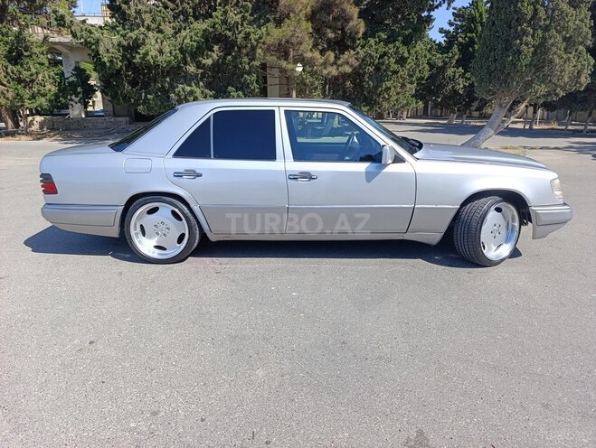 Mercedes E 220 1993, 550,000 km - 2.2 l - Bakı