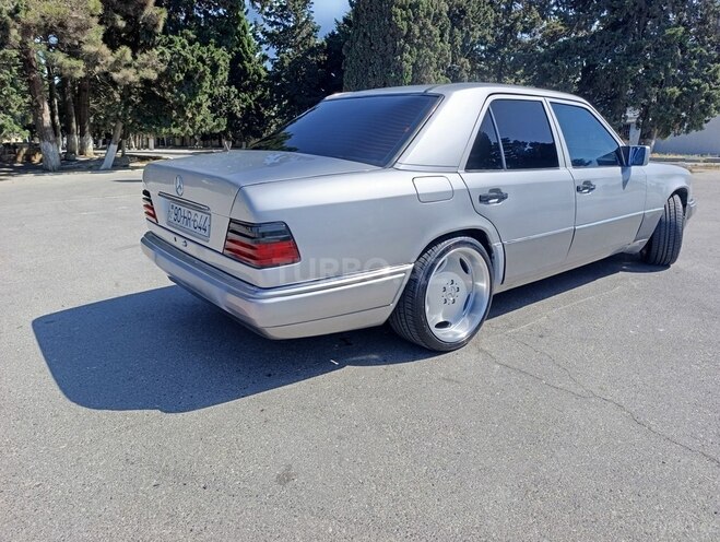 Mercedes E 220 1993, 550,000 km - 2.2 l - Bakı