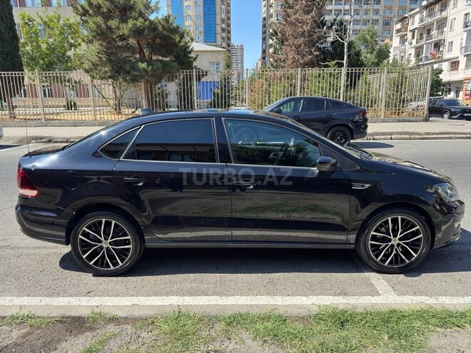 Volkswagen Polo 2019, 120,000 km - 1.6 l - Bakı