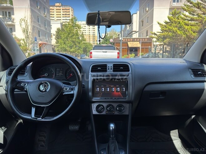 Volkswagen Polo 2019, 120,000 km - 1.6 l - Bakı
