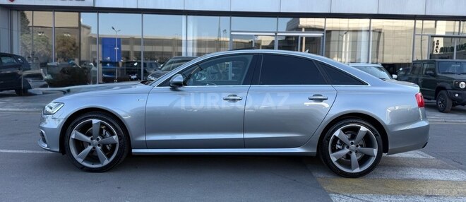 Audi A6-12