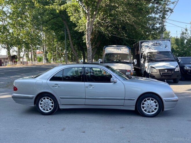 Mercedes E 240 1999, 255,000 km - 2.4 l - Ağdaş