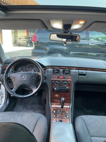 Mercedes E 240 1999, 255,000 km - 2.4 l - Ağdaş