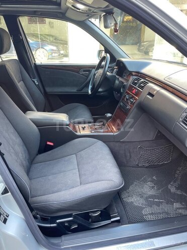Mercedes E 240 1999, 255,000 km - 2.4 l - Ağdaş