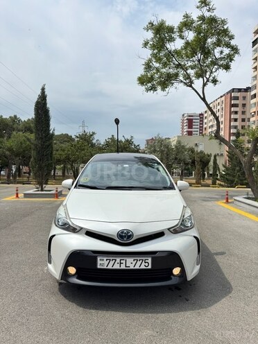 Toyota Prius V 2016, 90,500 km - 1.8 л - Bakı