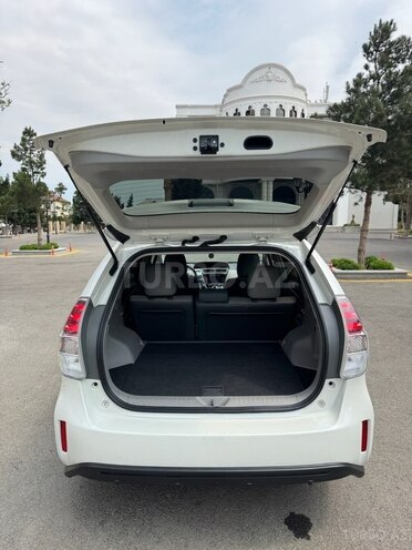 Toyota Prius V 2016, 90,500 km - 1.8 л - Bakı