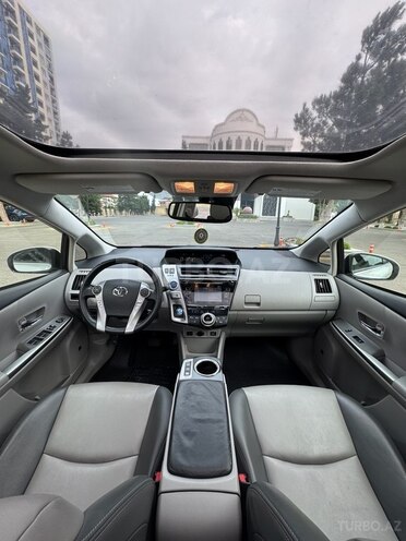 Toyota Prius V 2016, 90,500 km - 1.8 л - Bakı