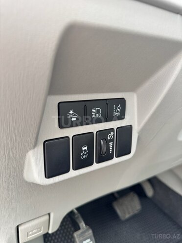 Toyota Prius V 2016, 90,500 km - 1.8 л - Bakı