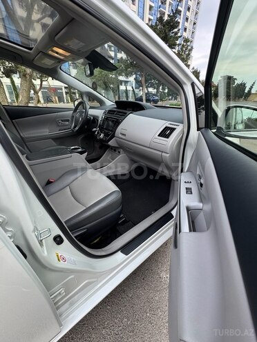 Toyota Prius V 2016, 90,500 km - 1.8 л - Bakı