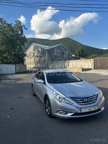 Hyundai Sonata-4