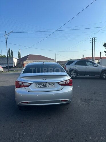 Hyundai Sonata-6