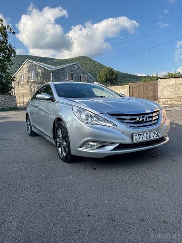 Hyundai Sonata-1