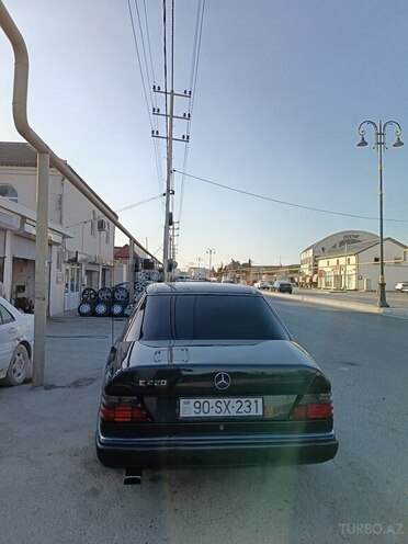 Mercedes E 220 1992, 250,000 km - 2.2 l - Bakı