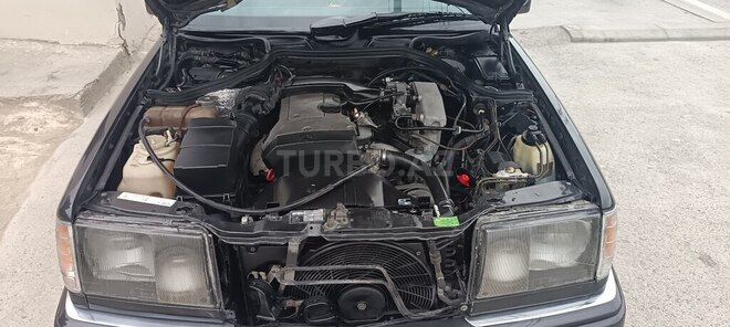 Mercedes E 220 1992, 250,000 km - 2.2 l - Bakı