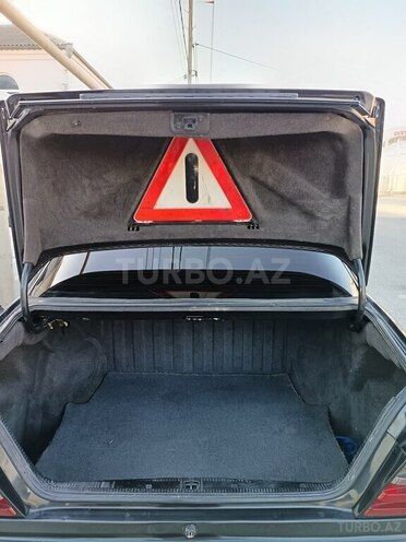 Mercedes E 220 1992, 250,000 km - 2.2 l - Bakı