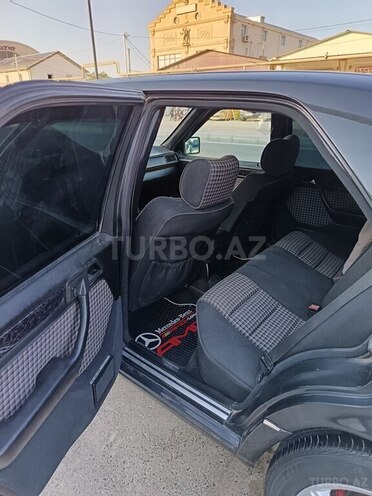 Mercedes E 220 1992, 250,000 km - 2.2 l - Bakı