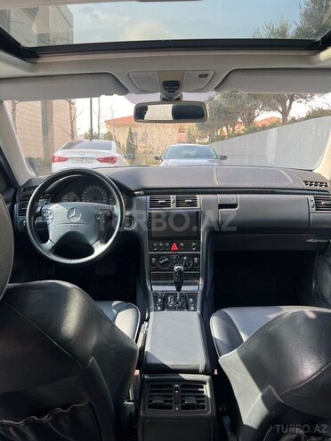 Mercedes E 240 1999, 325,000 km - 2.4 l - Bakı