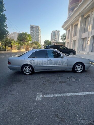 Mercedes E 240 1999, 325,000 km - 2.4 l - Bakı