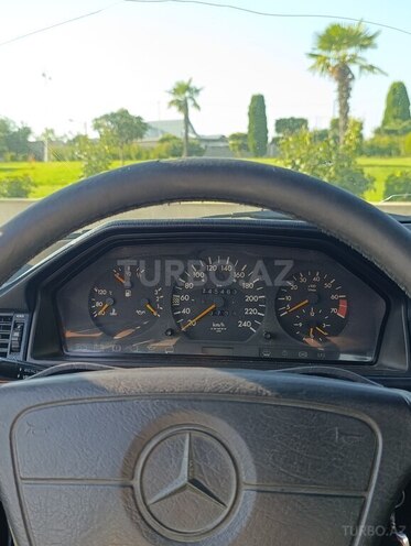 Mercedes E 220 1995, 745,000 km - 2.2 л - Bərdə