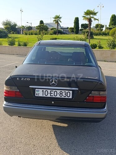 Mercedes E 220 1995, 745,000 km - 2.2 л - Bərdə