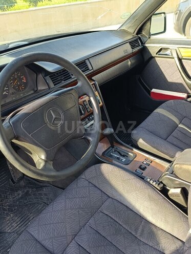 Mercedes E 220 1995, 745,000 km - 2.2 л - Bərdə