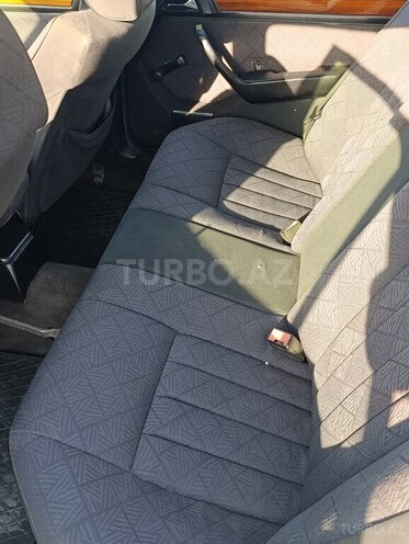 Mercedes E 220 1995, 745,000 km - 2.2 л - Bərdə