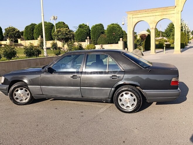 Mercedes E 220 1995, 745,000 km - 2.2 л - Bərdə