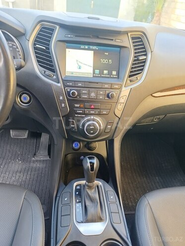 Hyundai Santa Fe-15