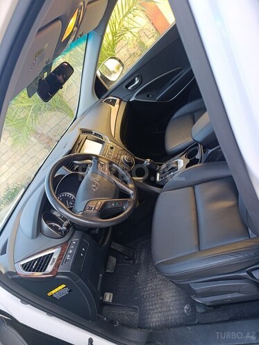 Hyundai Santa Fe-11