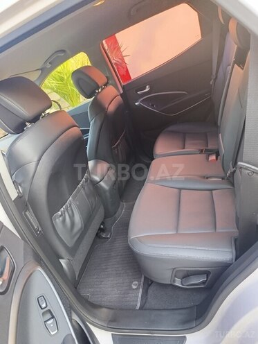 Hyundai Santa Fe-18