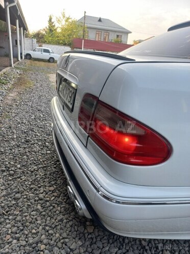 Mercedes E 240 2000, 318,400 km - 2.4 l - Masallı