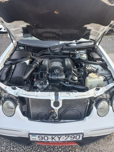 Mercedes E 240 2000, 318,400 km - 2.4 l - Masallı