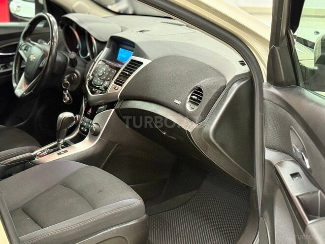 Chevrolet Cruze-15
