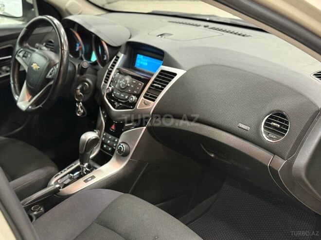 Chevrolet Cruze-16