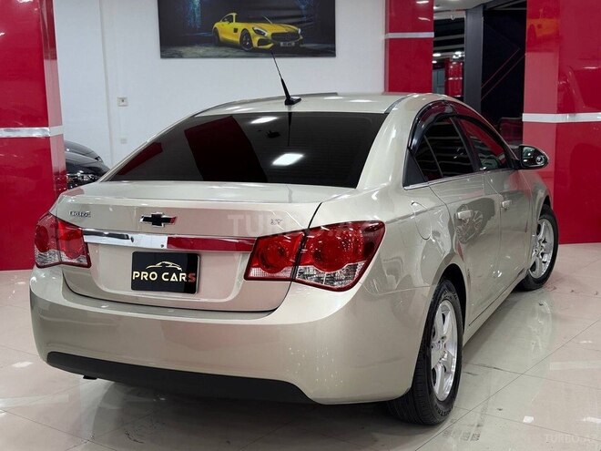 Chevrolet Cruze-13