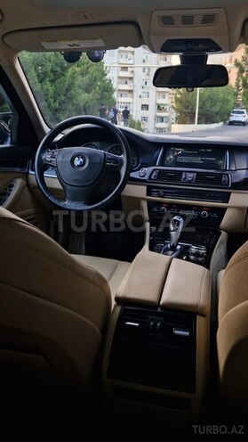 BMW 528 2014, 318,600 km - 2.0 l - Bakı