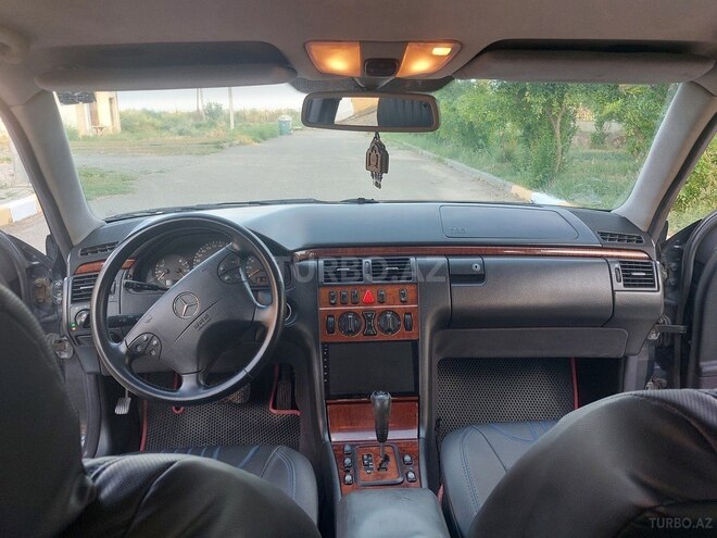 Mercedes E 280 2000, 443,862 km - 2.8 l - İmişli