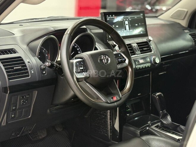 Toyota Land Cruiser Prado-17