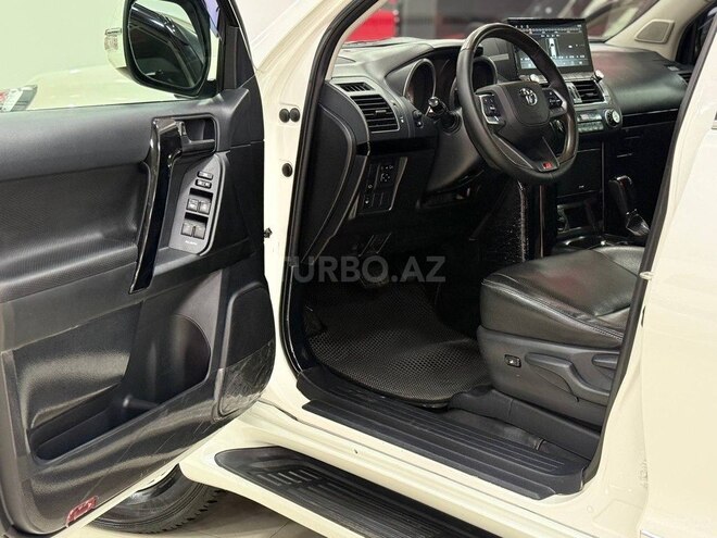 Toyota Land Cruiser Prado-15