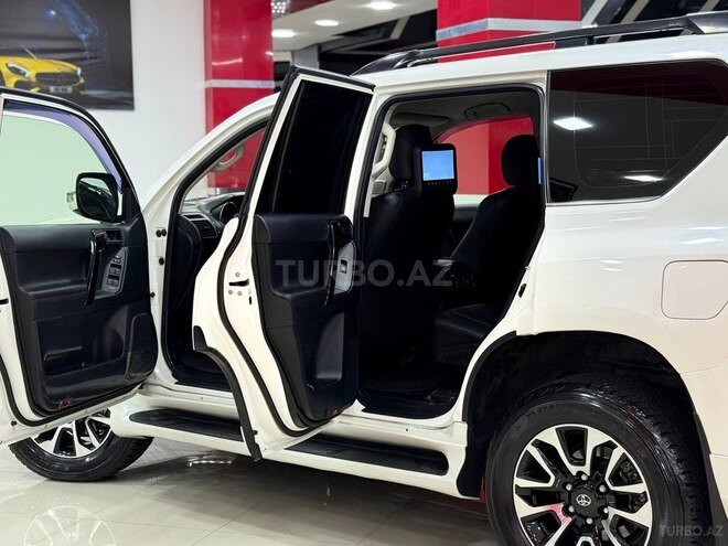 Toyota Land Cruiser Prado-16