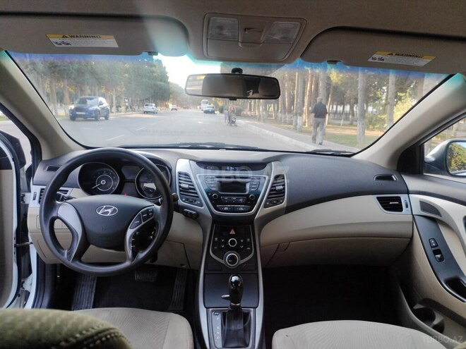 Hyundai Elantra 2015, 172,200 km - 1.8 l - Bakı